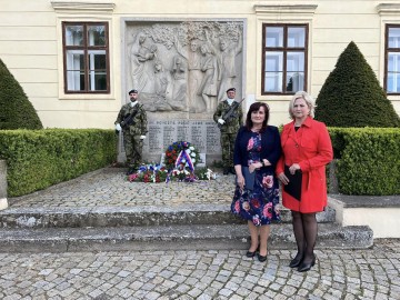 Vzpomínková akce k 78. výročí ukončení 2. světové války a připomenutí hrotovické tragédie