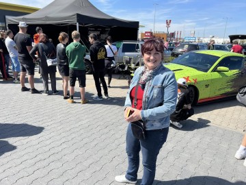 Sraz automobilů pořádaný spolkem NahnedCrew