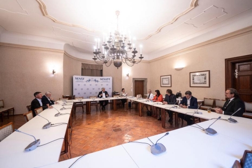 Stálá komise Senátu pro krajany žijící v zahraničí