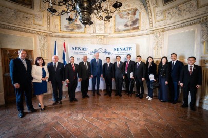 Thajská parlamentní delegace Thajská parlamentní delegace