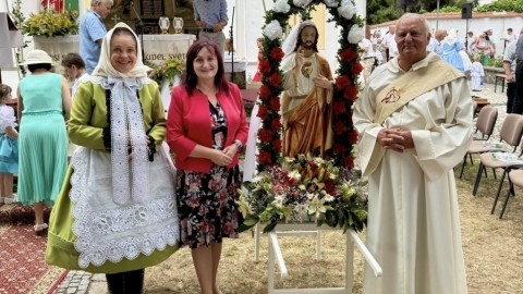 Průvodu ke cti Nejsvětějšího Srdce Ježíšova