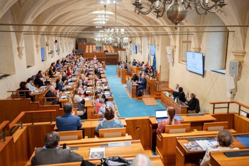 Konference v Senátu otevřela téma korespondenční volby a podpory české diaspory
