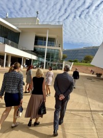 Nova School of Business & Economics v Carcavelos