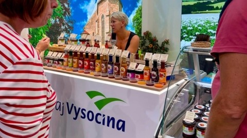 Země Živitelka