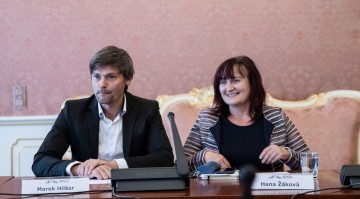 Zahraniční výbor Senátu o lidskoprávní instituci Zahraniční výbor Senátu o lidskoprávní instituci