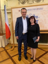 Předávání stříbrných medailí Senátu Předávání stříbrných medailí Senátu