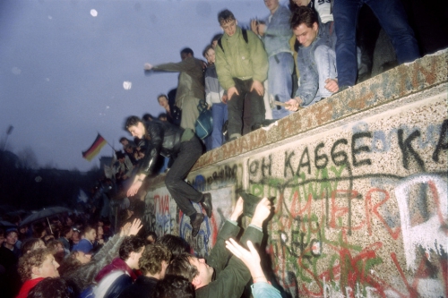 Před 30 lety se zhroutila Berlínská zeď