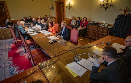 Výbor pro hospodářství, zemědělství a dopravu