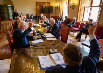 Výbor pro hospodářství, zemědělství a dopravu Výbor pro hospodářství, zemědělství a dopravu