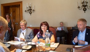 Výbor pro hospodářství, zemědělství a dopravu Výbor pro hospodářství, zemědělství a dopravu